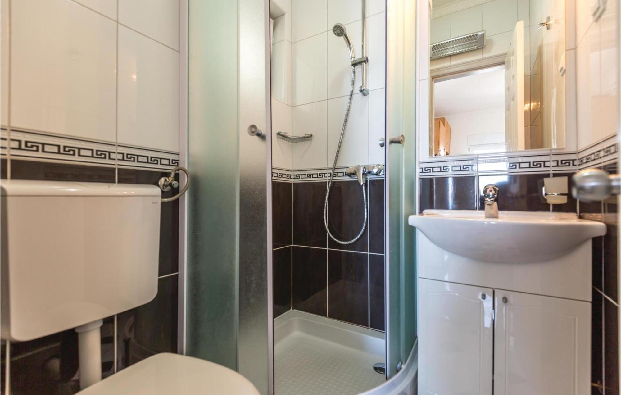 Amazing Apartment In Makarska With House Sea View Экстерьер фото