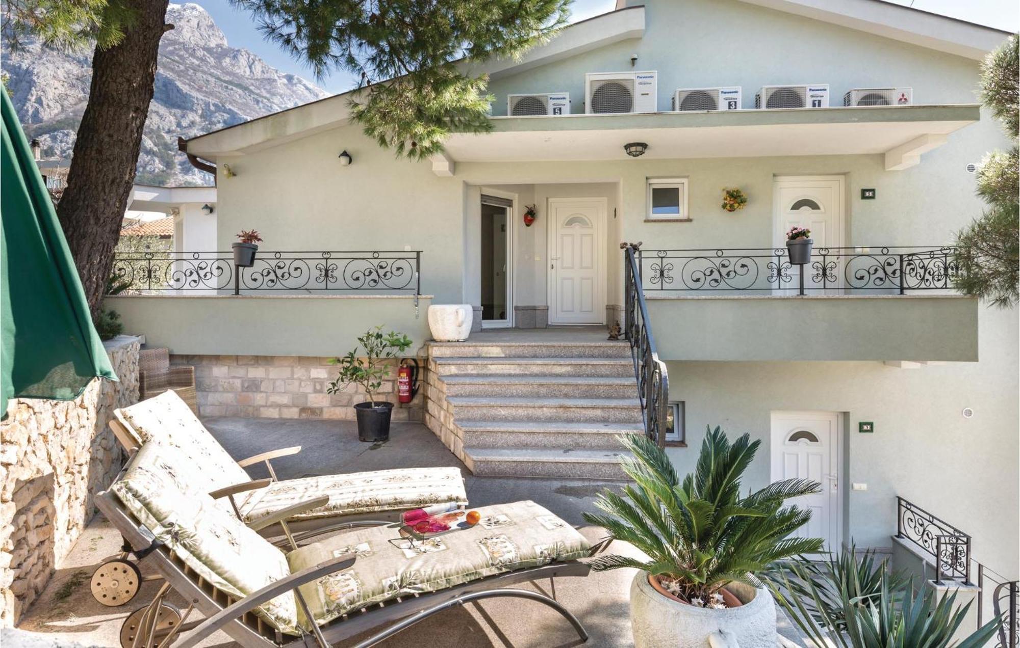 Amazing Apartment In Makarska With House Sea View Экстерьер фото